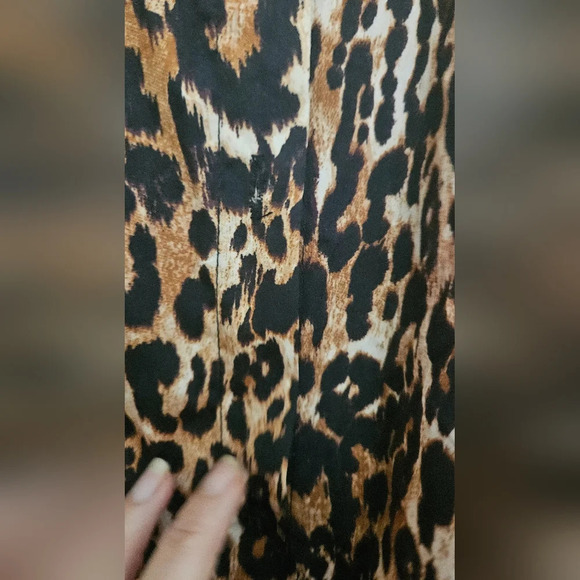 Truly 4 You Leopard print button down shirt dress. Size medium NWT - Picture 10 of 12